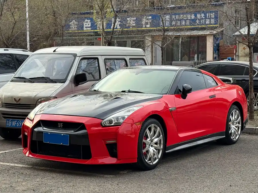 Nissan GT-R