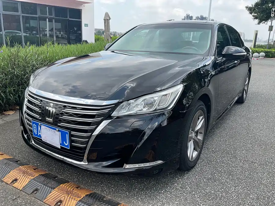 Toyota crown