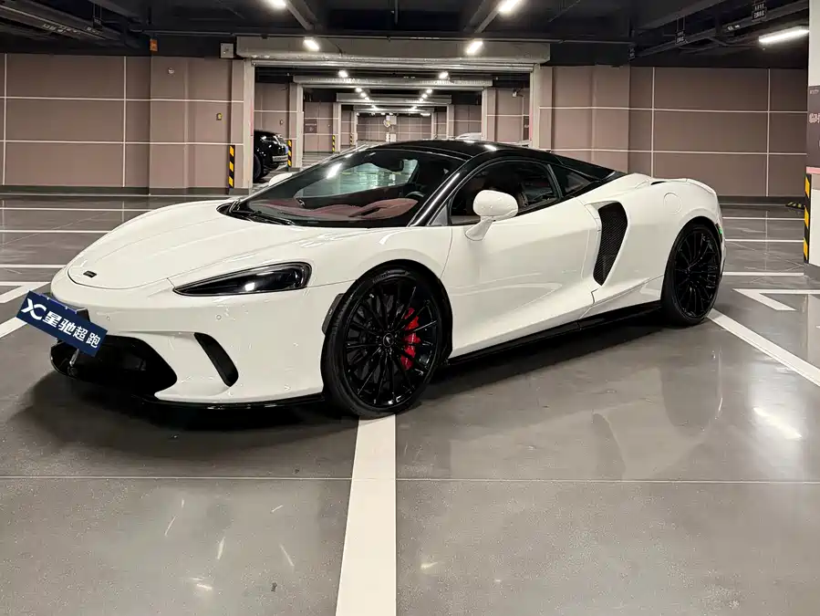 McLaren GT