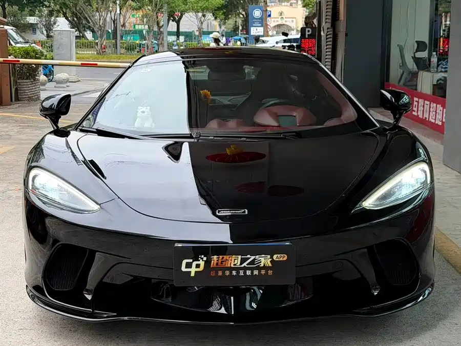 McLaren GT