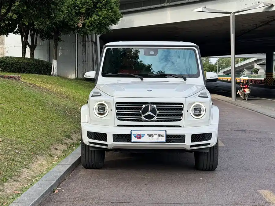 Mercedes Benz G-rated