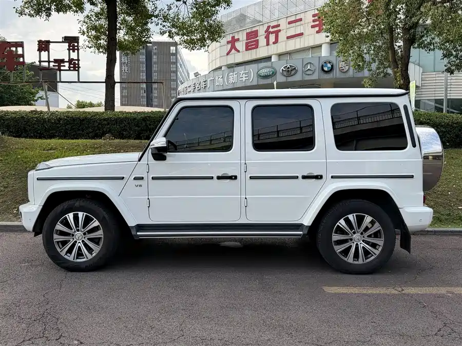 Mercedes Benz G-rated