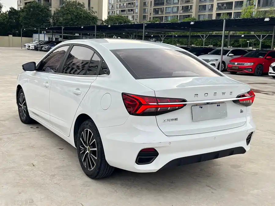 Roewe i5