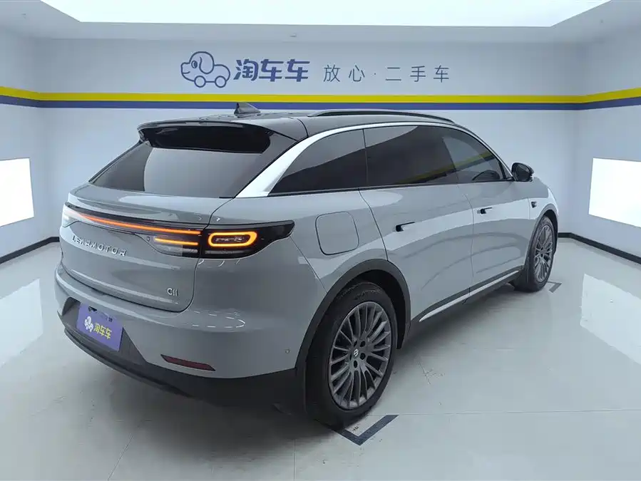 Leapmotor C11