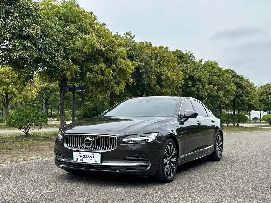 Volvo S90 plug-in hybrid
