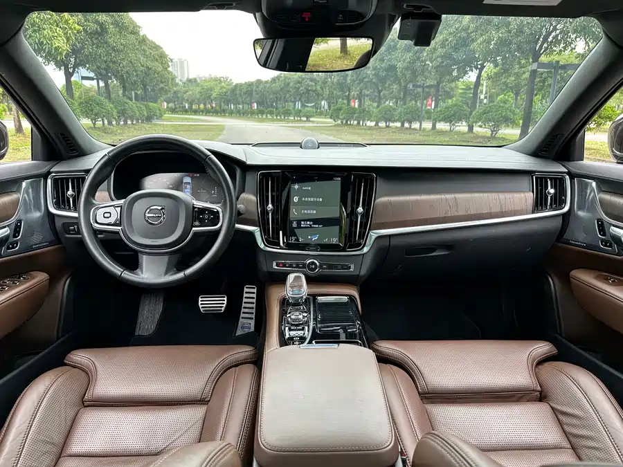 Volvo S90 plug-in hybrid