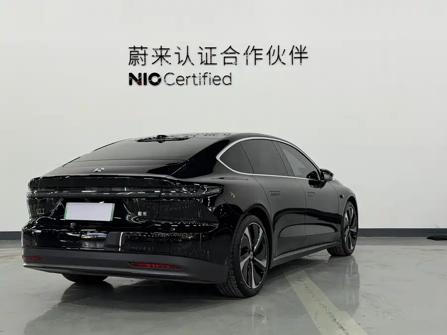 NIO ET7