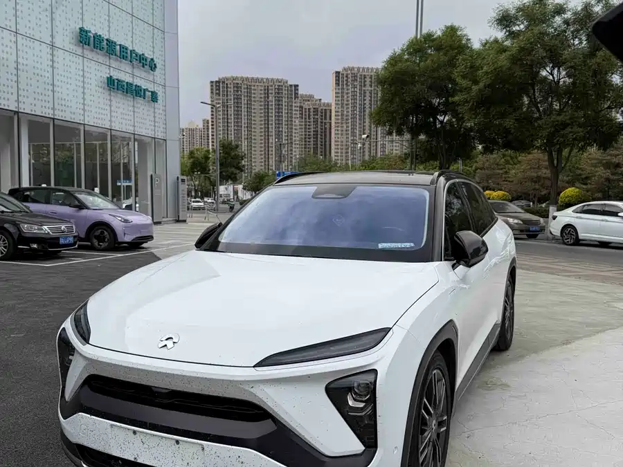 NIO ES6