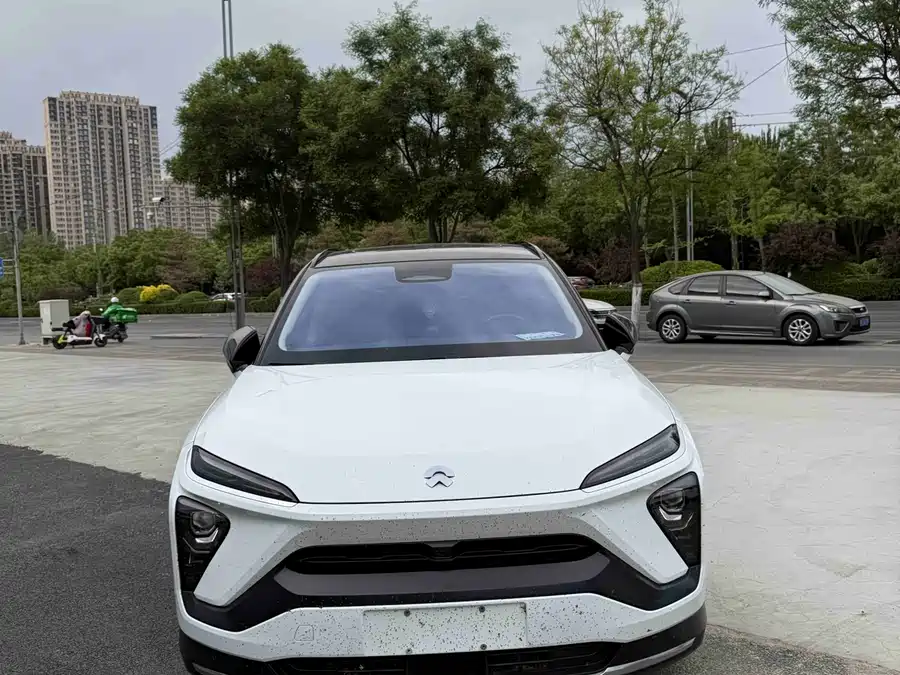 NIO ES6