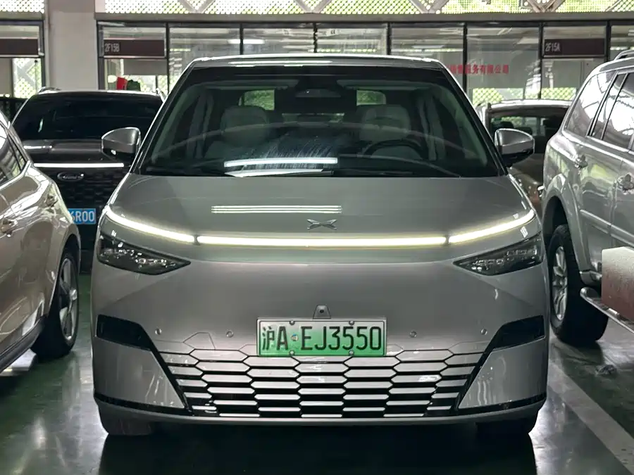Xpeng X9