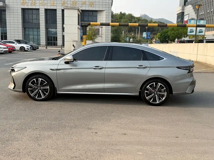 Chery Arrizo 8