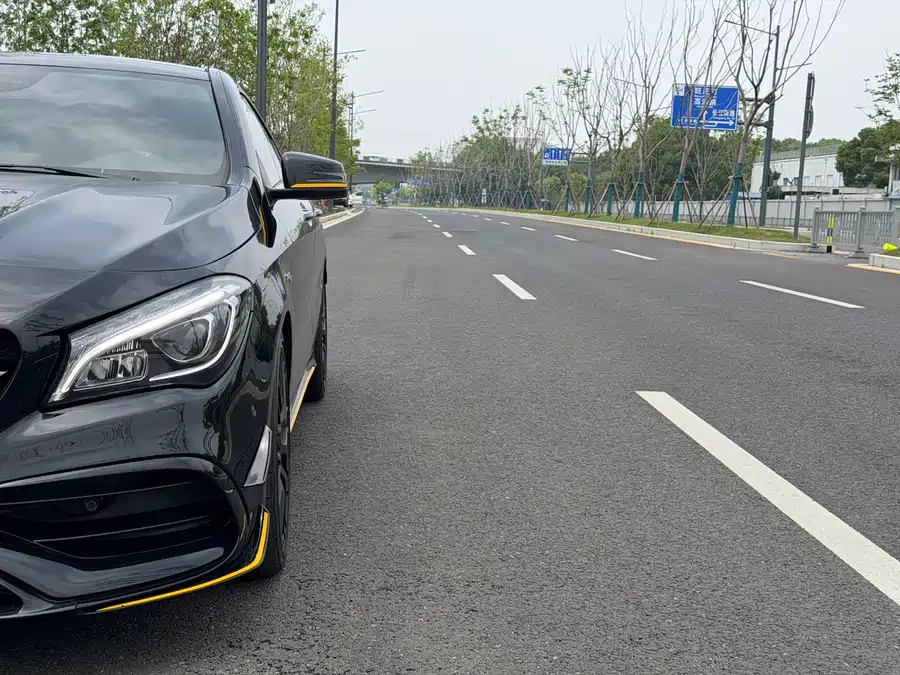 Mercedes Benz CLA AMG