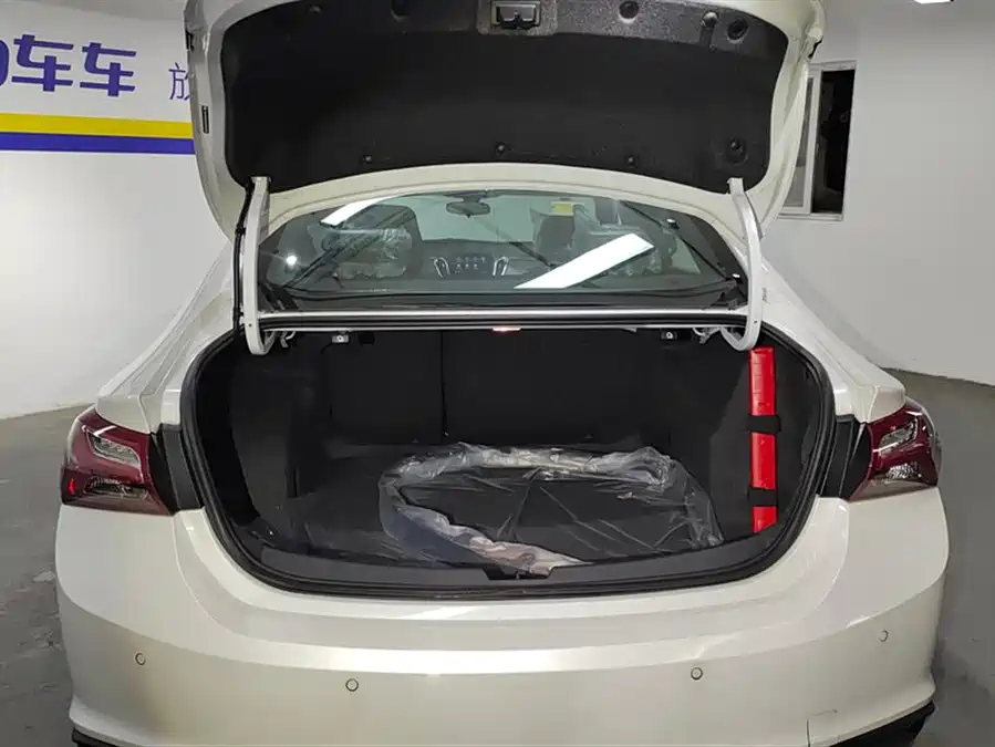 Chevrolet Malibu XL