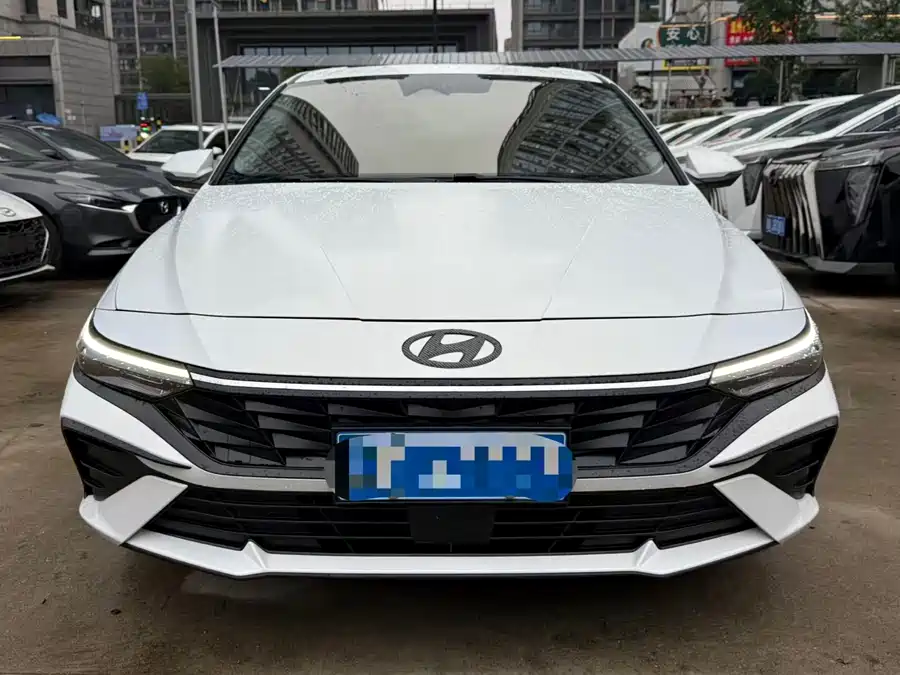 Hyundai Elantra