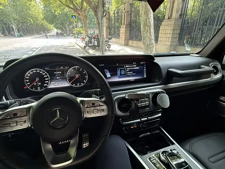 Mercedes Benz G-rated