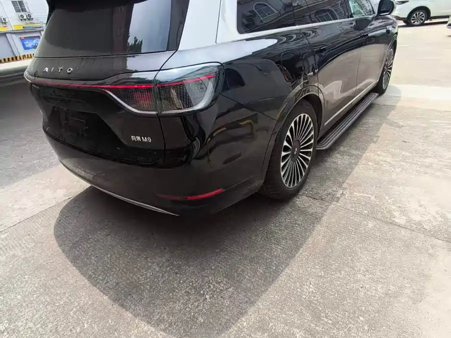 AITO Wenjie M9