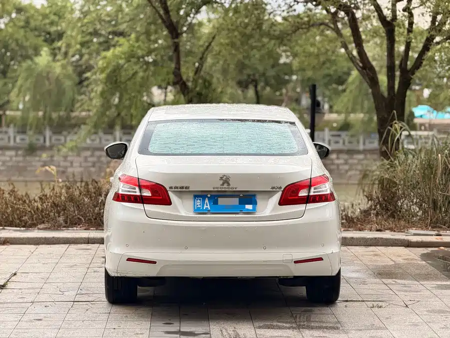 Peugeot 408