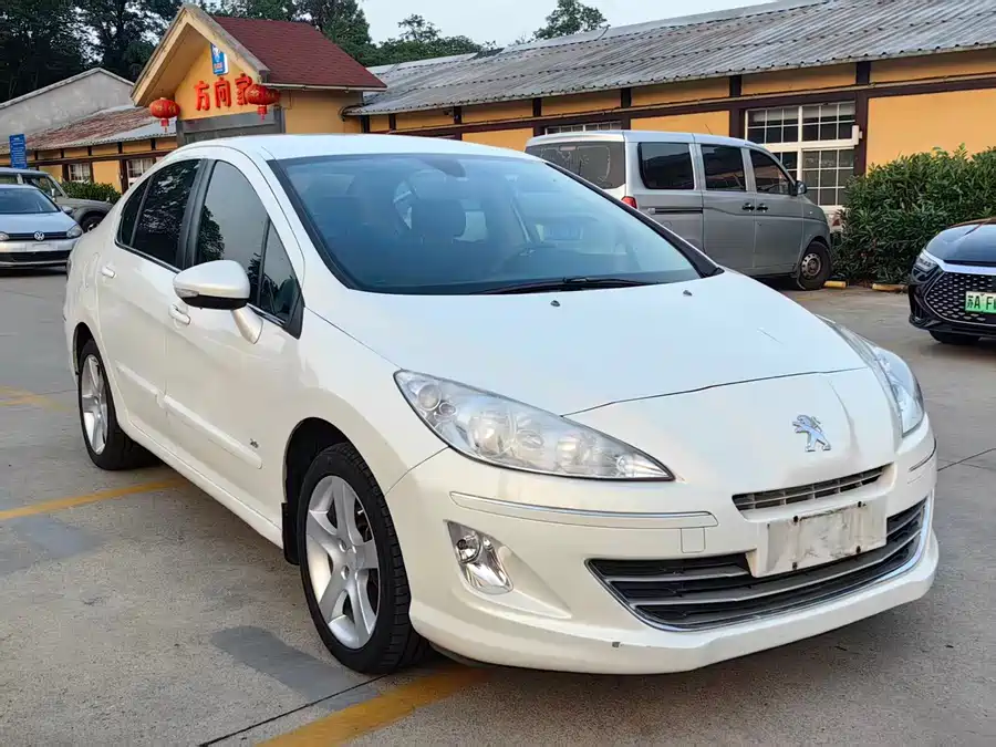 Peugeot 408