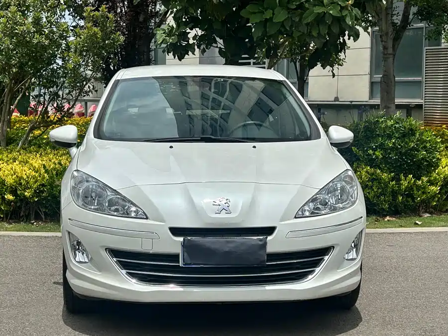 Peugeot 408