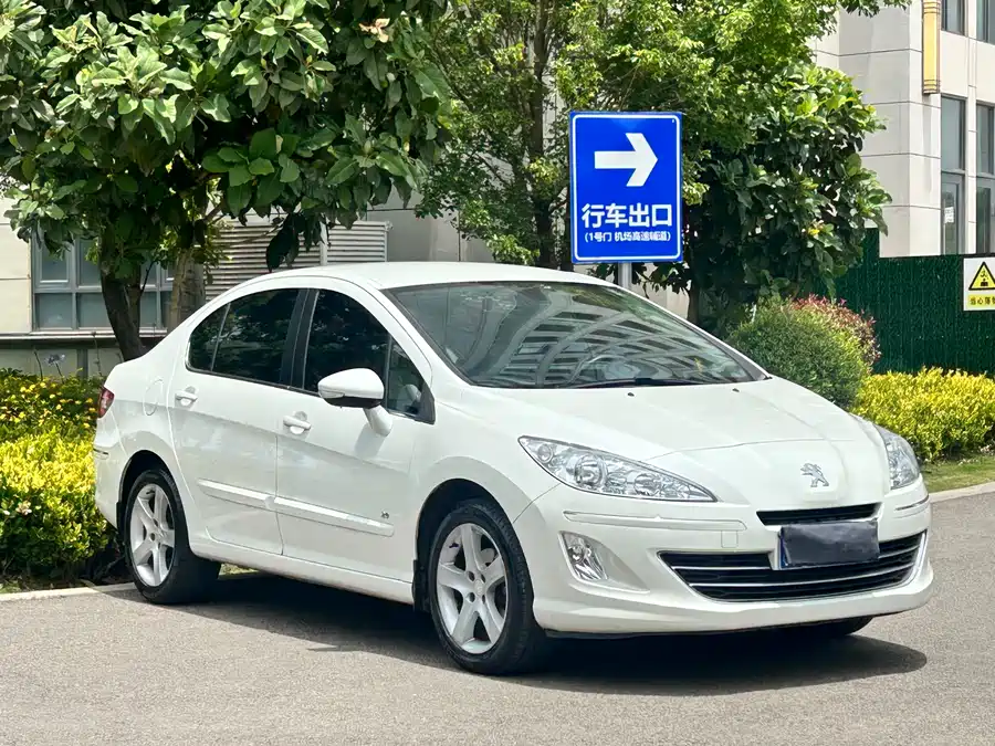 Peugeot 408
