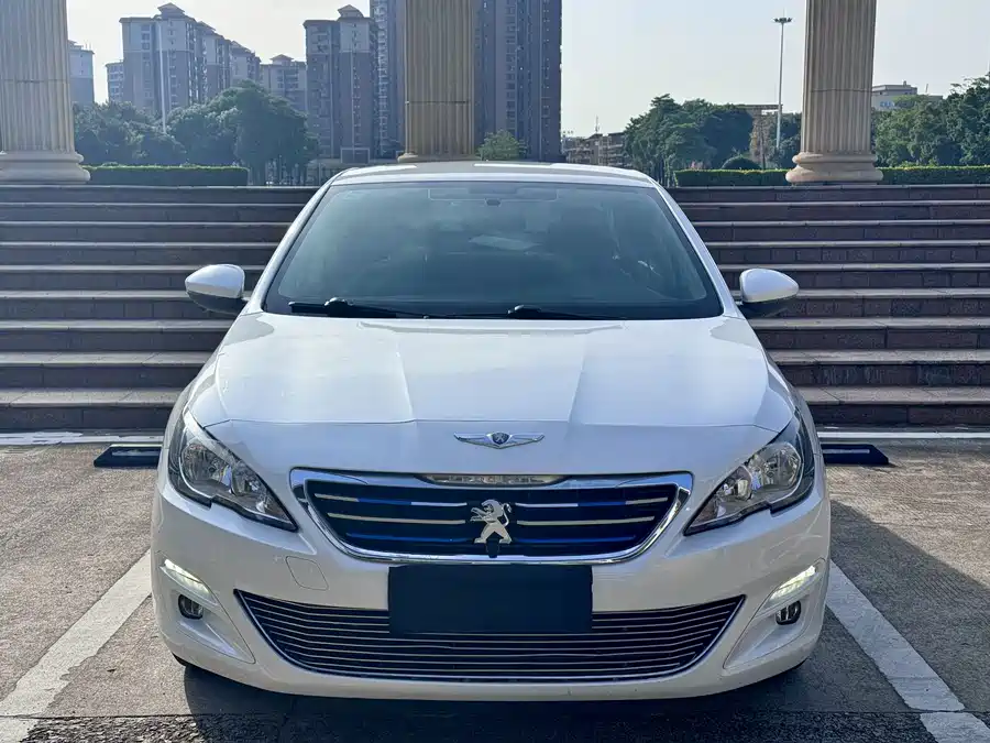 Peugeot 408