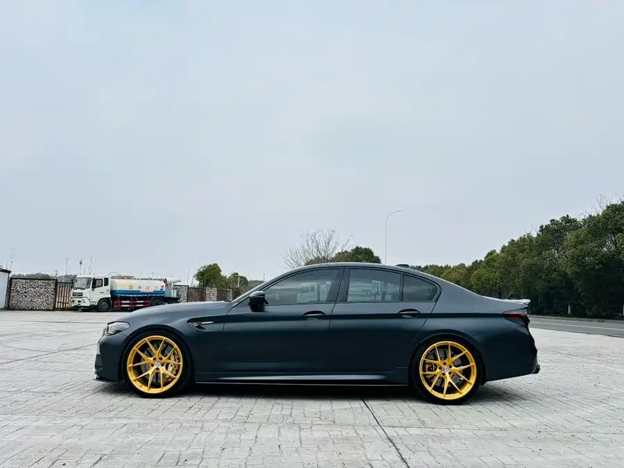 BMW M5
