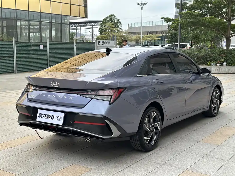 Hyundai Elantra