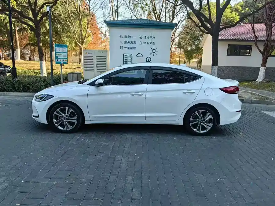 Hyundai elantra