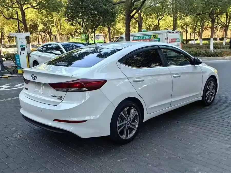 Hyundai elantra
