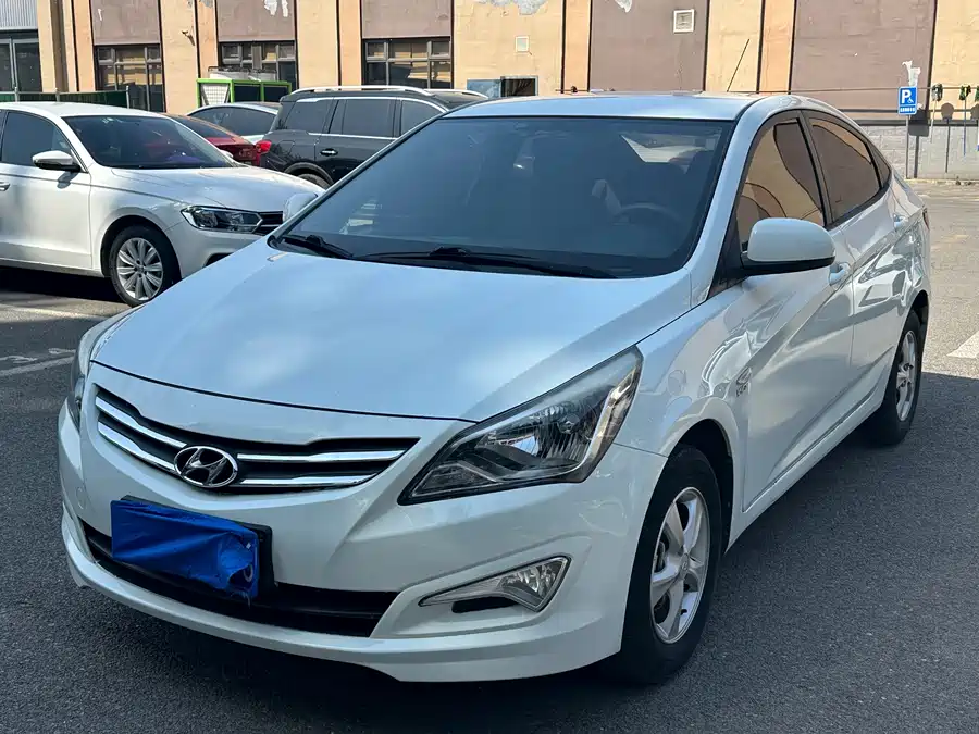 Hyundai Rena