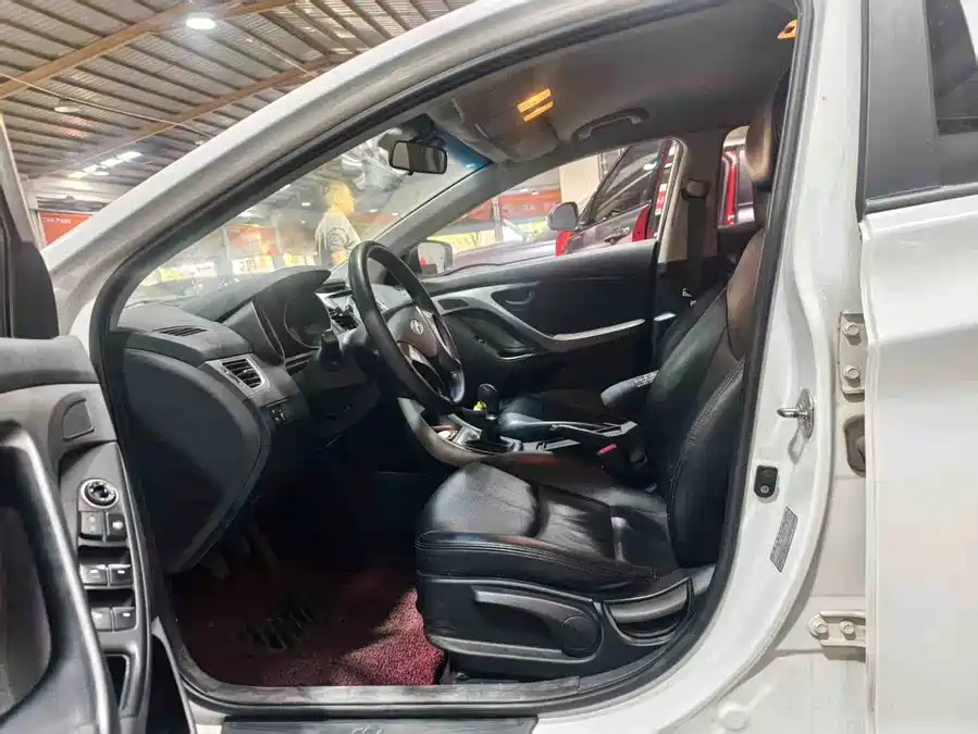 Hyundai Elantra