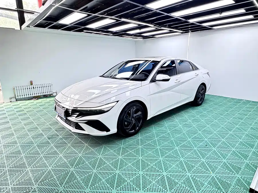 Hyundai Elantra