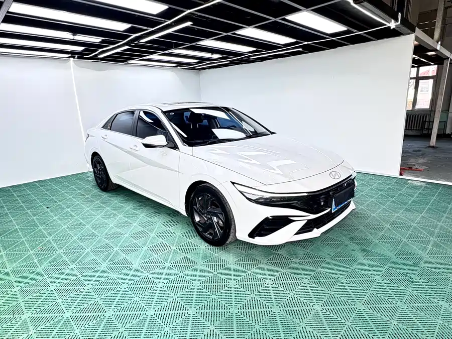 Hyundai Elantra