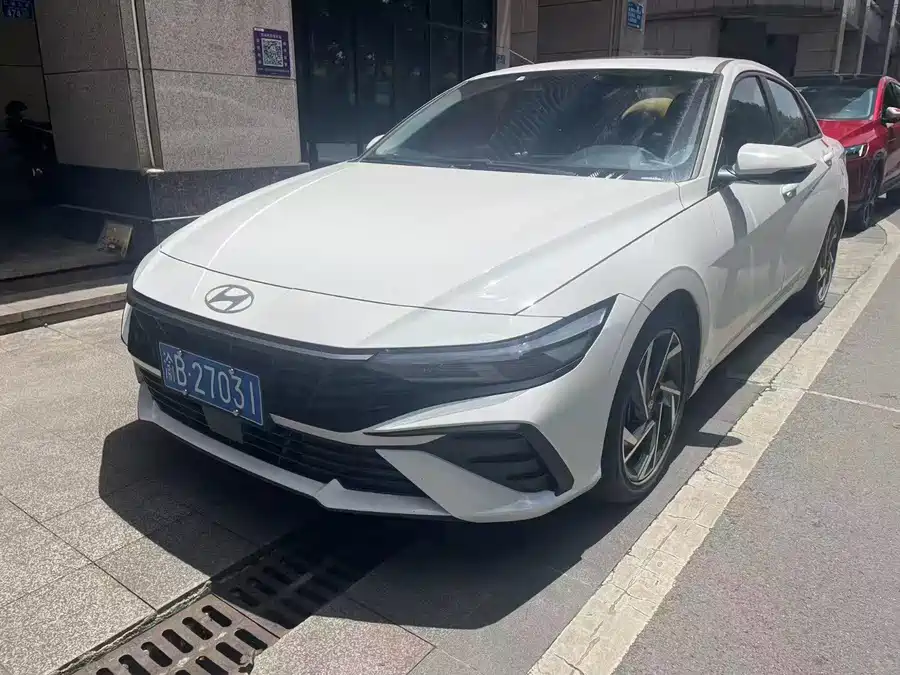 Hyundai Elantra