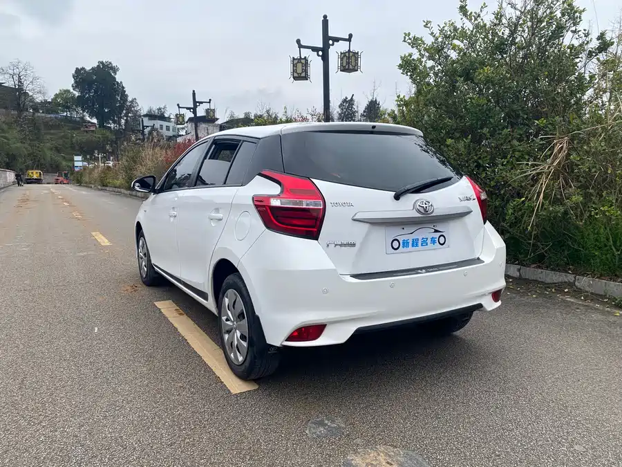 Toyota YARiS L