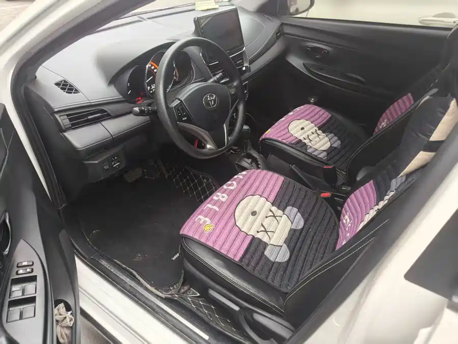 Toyota YARiS L