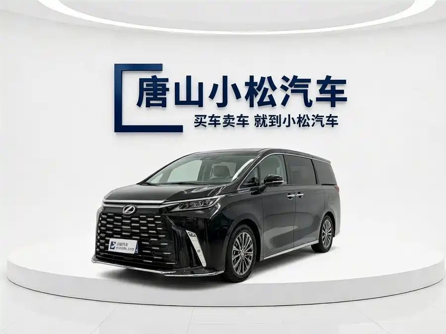 Lexus LM