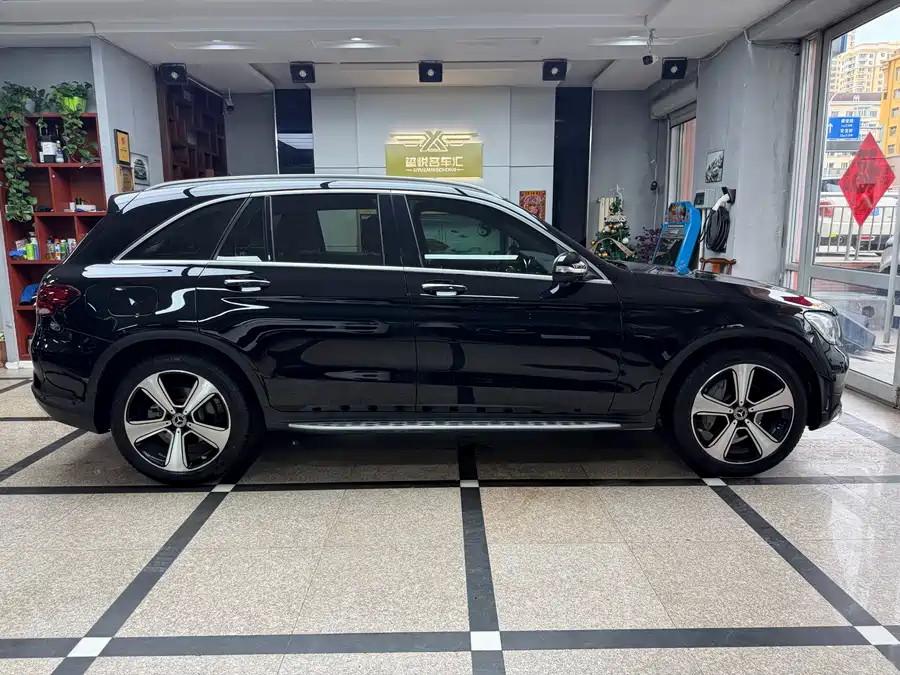 Mercedes Benz GLC