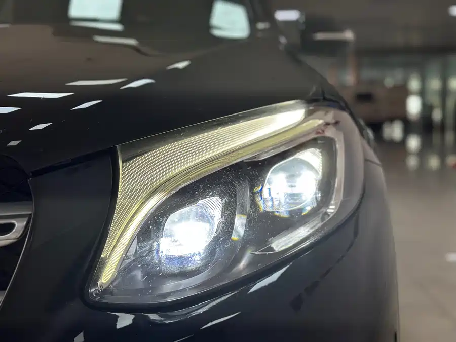 Mercedes Benz GLC