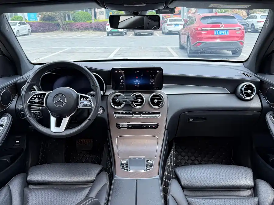 Mercedes Benz GLC