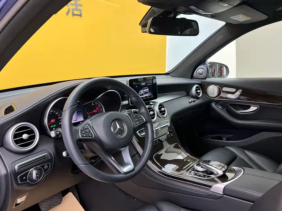 Mercedes Benz GLC