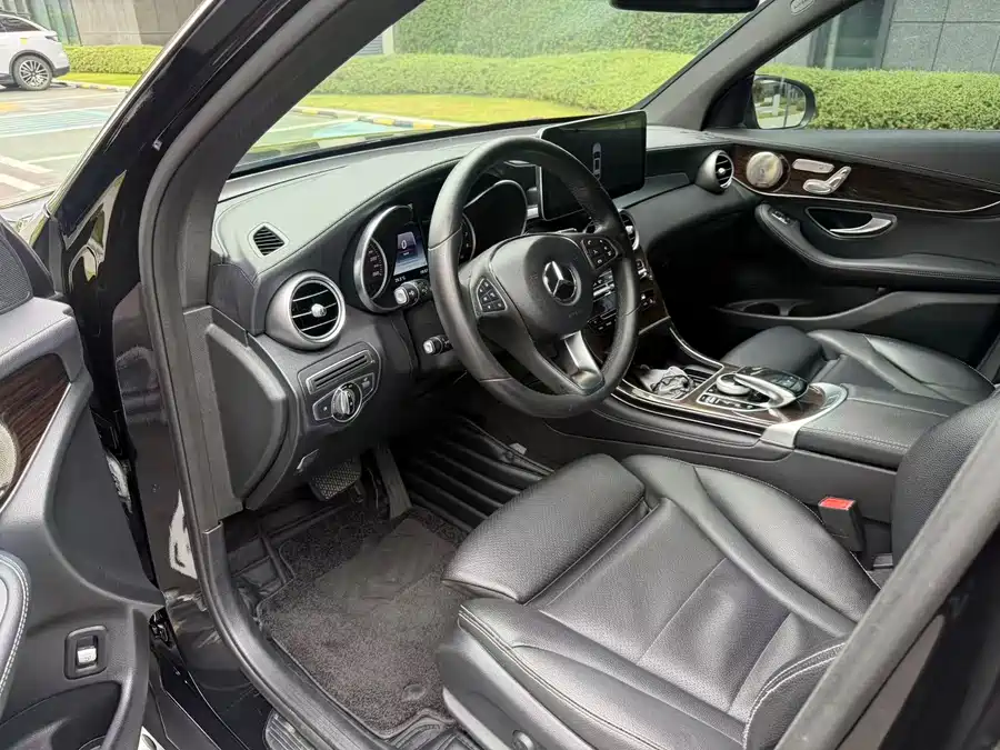 Mercedes Benz GLC