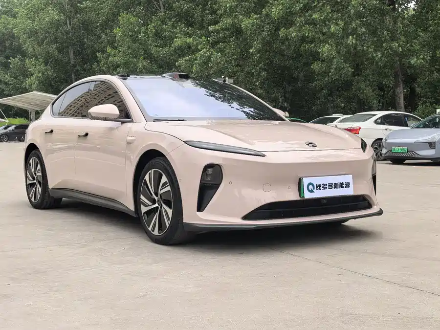 NIO ET5