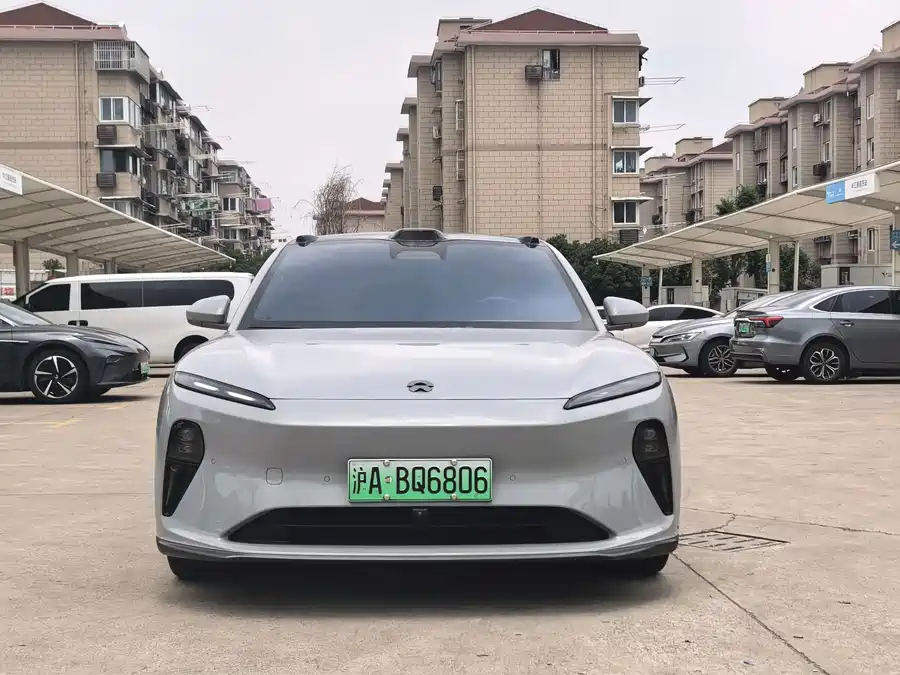 NIO ET5