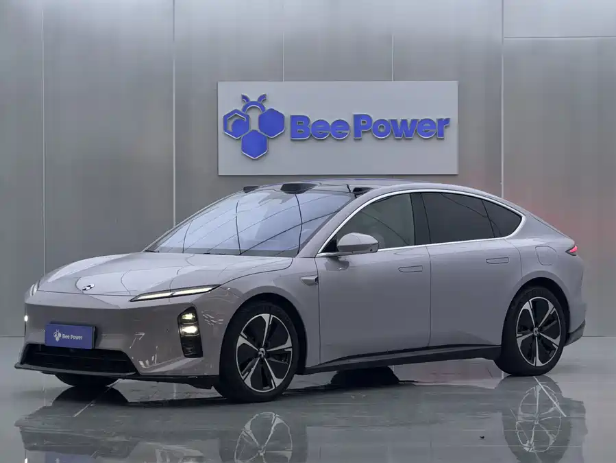 NIO ET5