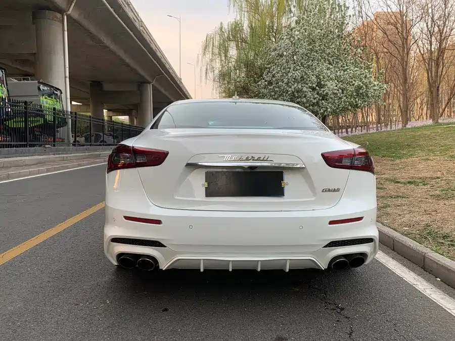 Maserati Ghibli