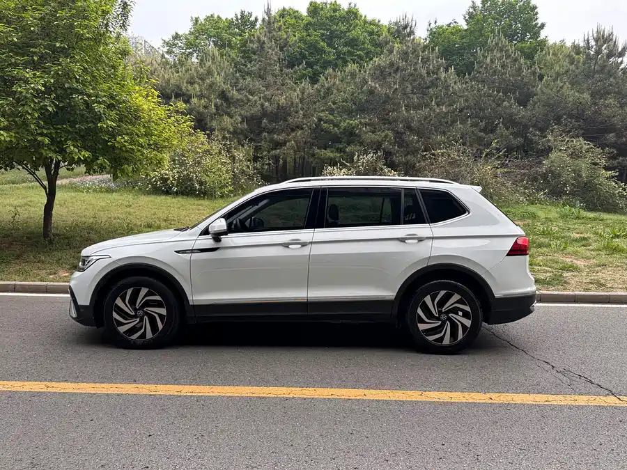 Volkswagen Tiguan L