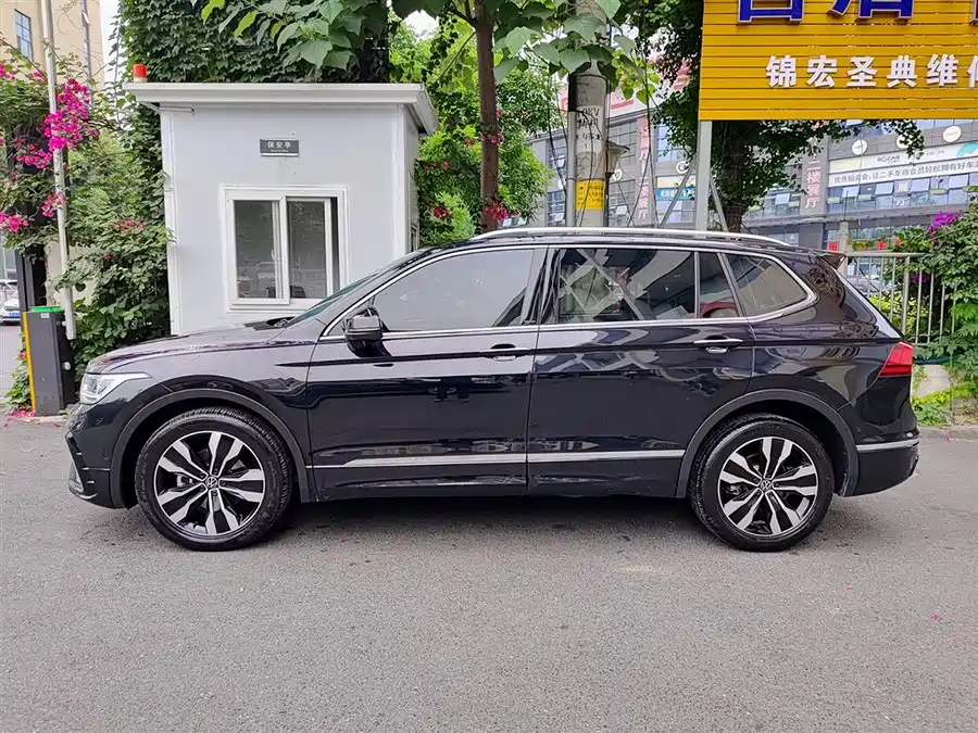 Volkswagen Tiguan L