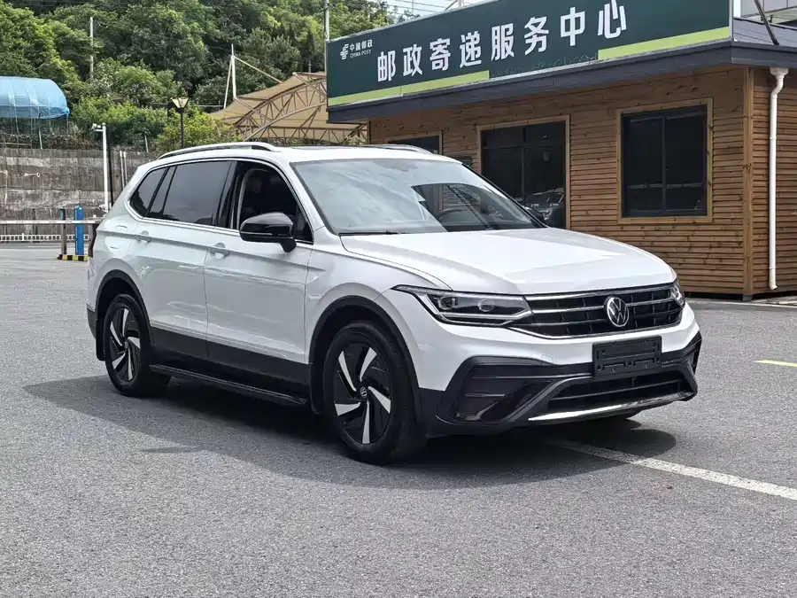 Volkswagen Tiguan L