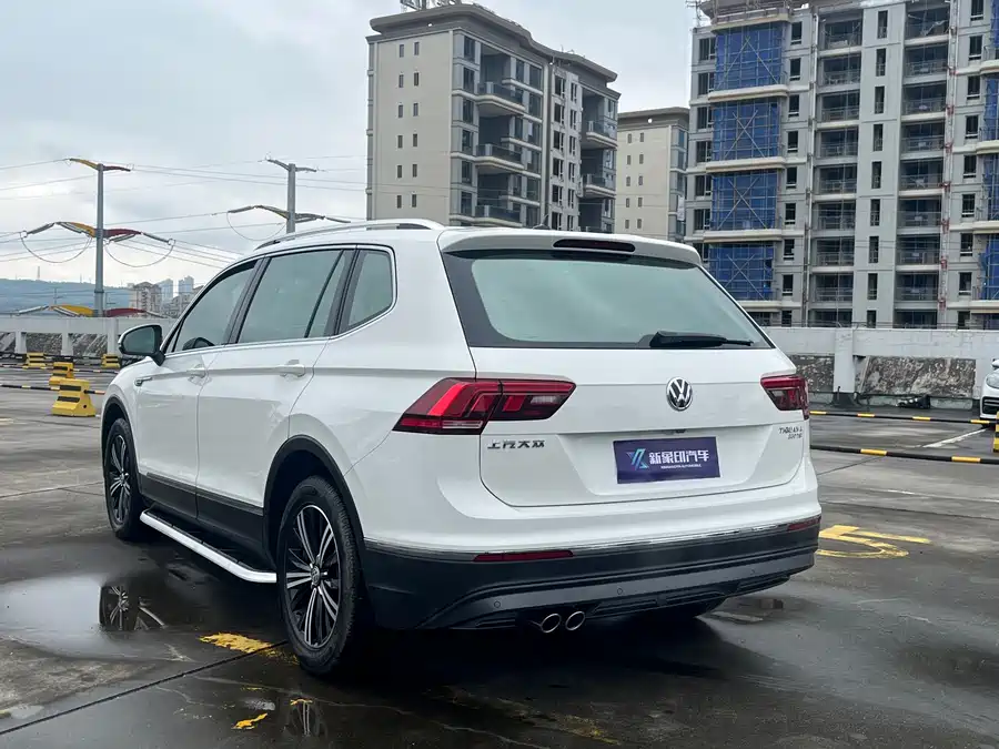 Volkswagen Tiguan L